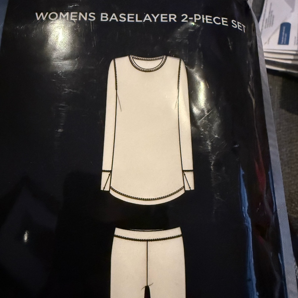 Cuddl Duds White Womens Base layer 2-piece set (top and bottom)